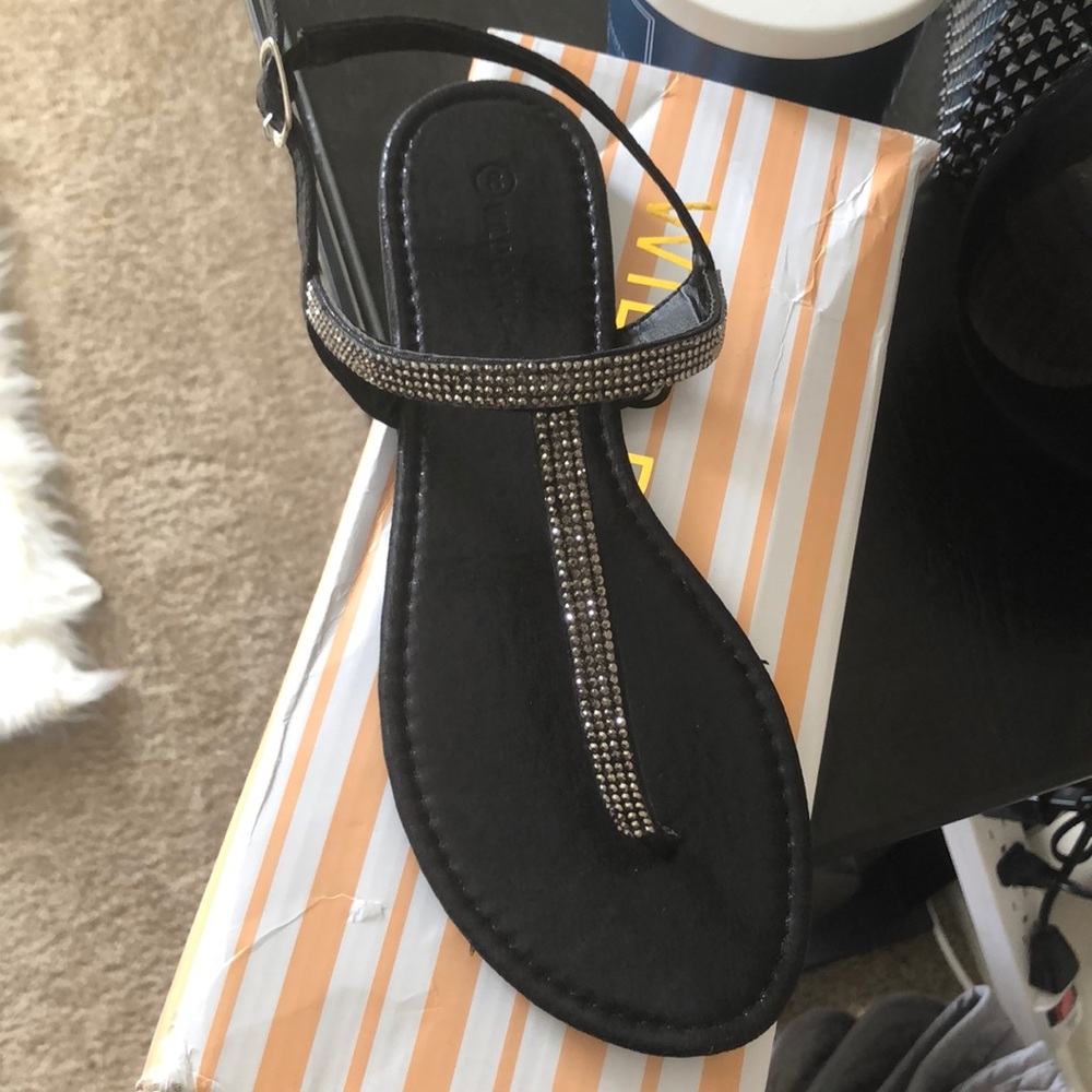 Sandals - Picture 3 of 4